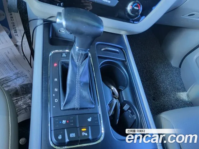 Kia Carnival 2018 thumb 9
