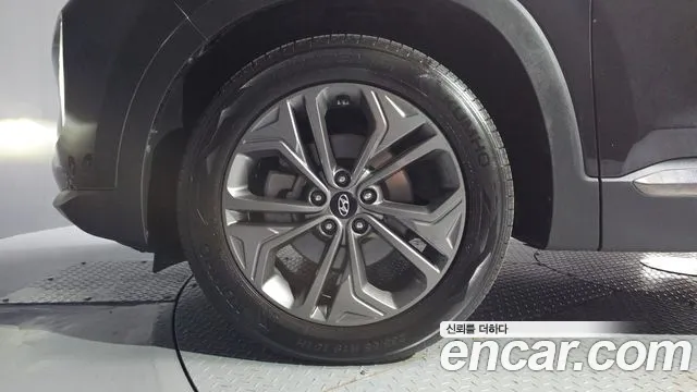 Hyundai Santa Fe 2018 thumb 5