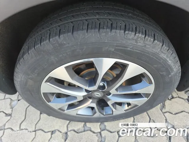 Renault-KoreaSamsung Koleos 2017 thumb 5