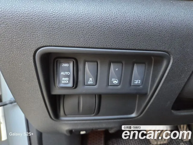 Renault-KoreaSamsung Koleos 2017 thumb 11