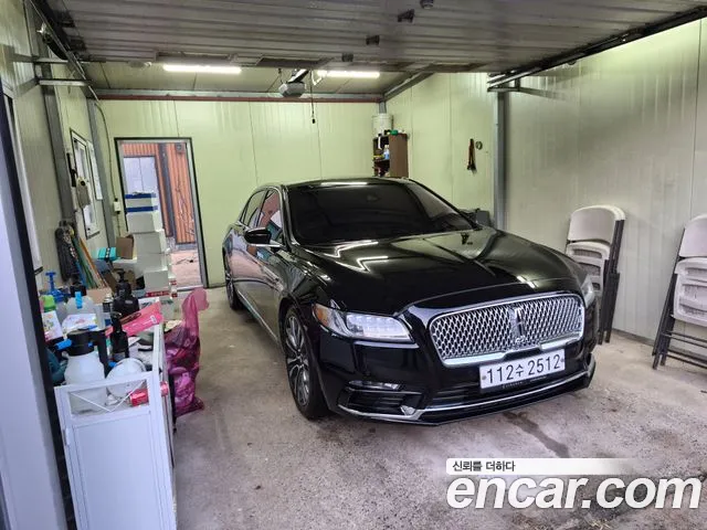 Lincoln Continental 2019 thumb 3