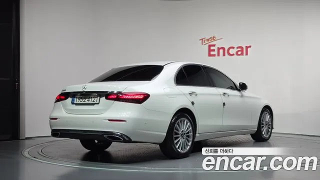 Mercedes-Benz E-Класс 2022 thumb 2