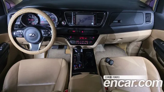 Kia Carnival 2016 thumb 7