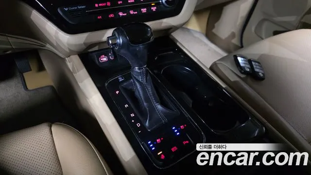 Kia Carnival 2016 thumb 9