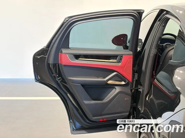 Porsche Cayenne 2025 thumb 8