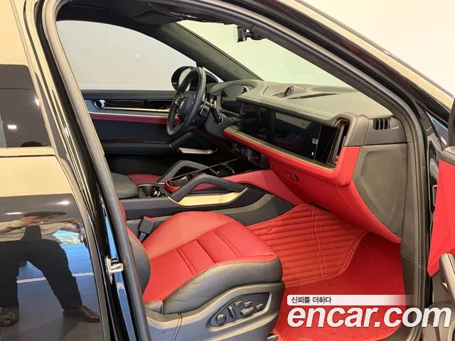 Porsche Cayenne 2025 thumb 9