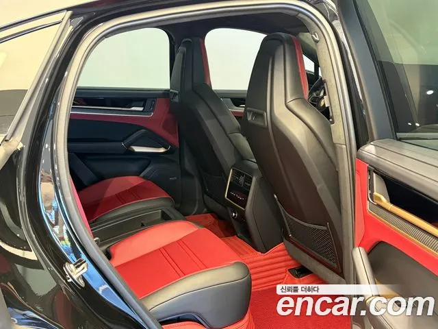 Porsche Cayenne 2025 thumb 10