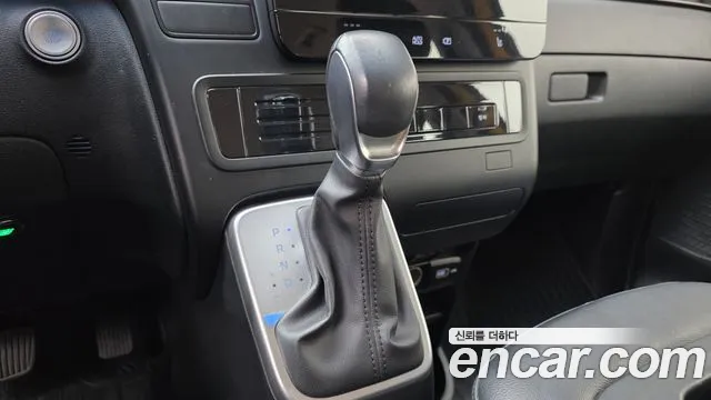 Hyundai Staria 2022 thumb 9