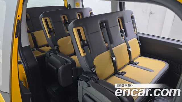 Hyundai Staria 2022 thumb 11