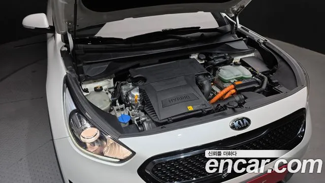 Kia Niro 2016 thumb 6