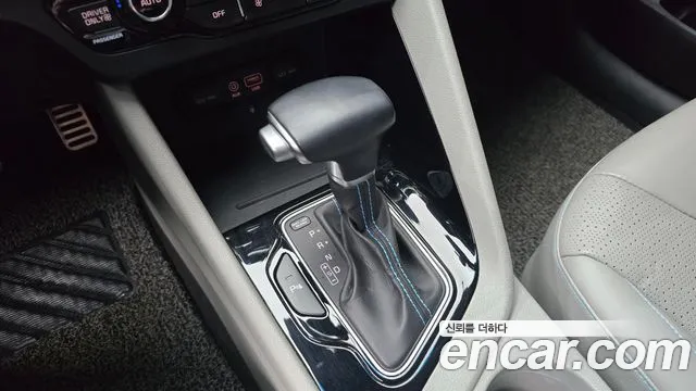 Kia Niro 2016 thumb 9