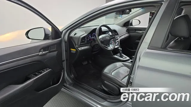 Hyundai Avante 2018 thumb 10