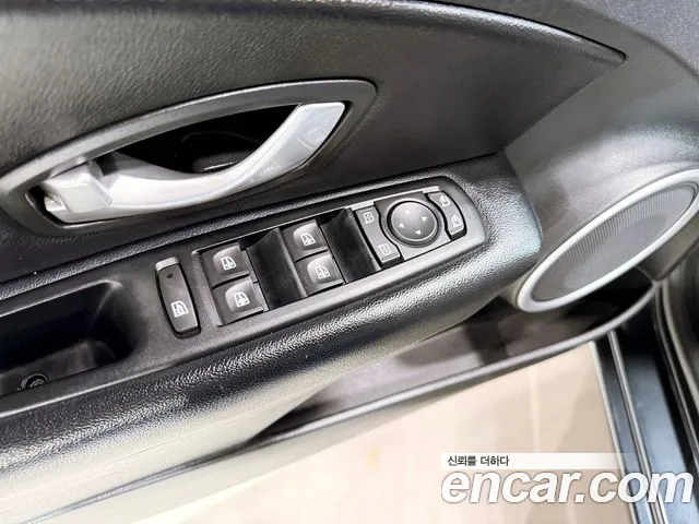 Renault-KoreaSamsung Fluence 2013 thumb 8