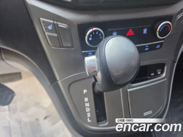 Hyundai Starex 2017 thumb 9