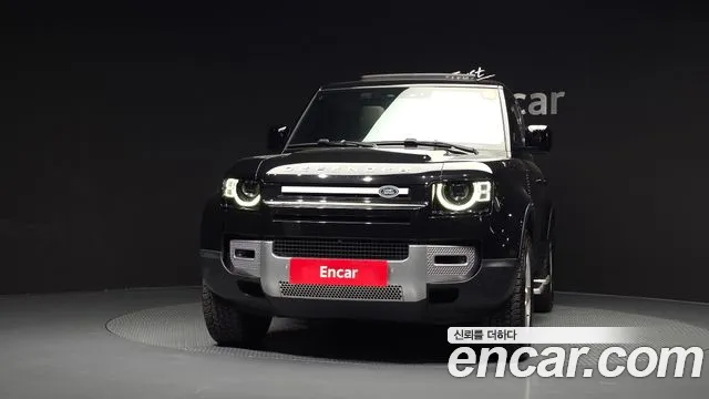 Land Rover Defender 2022 thumb 3