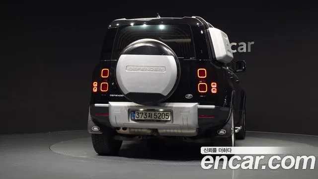 Land Rover Defender 2022 thumb 4