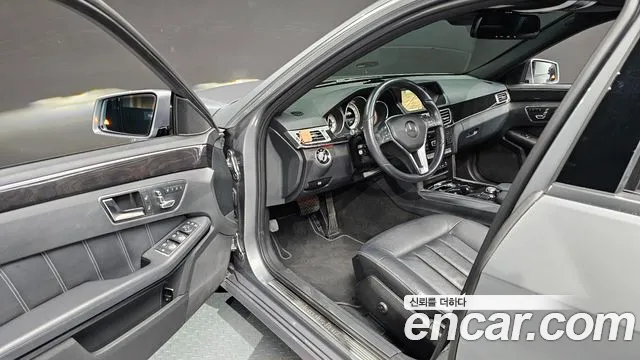 Mercedes-Benz E-Класс 2015 thumb 10