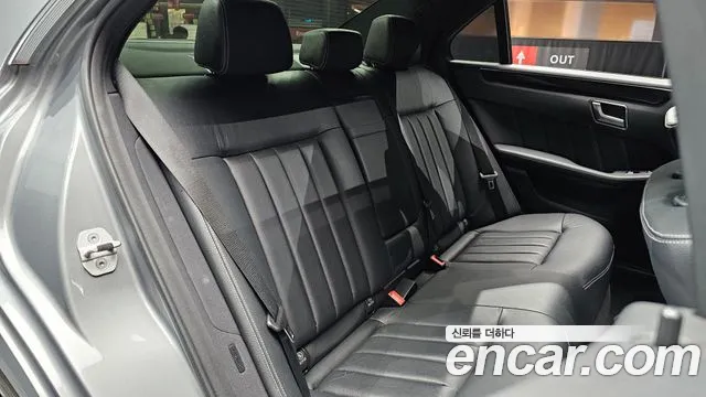 Mercedes-Benz E-Класс 2015 thumb 12