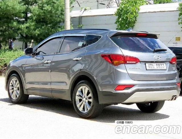 Hyundai Santa Fe 2016 thumb 3