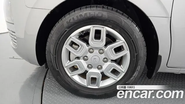 Hyundai Staria 2021 thumb 5