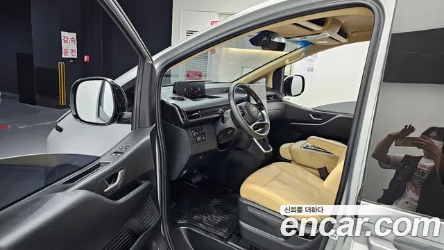 Hyundai Staria 2021 thumb 10
