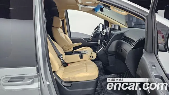 Hyundai Staria 2021 thumb 11