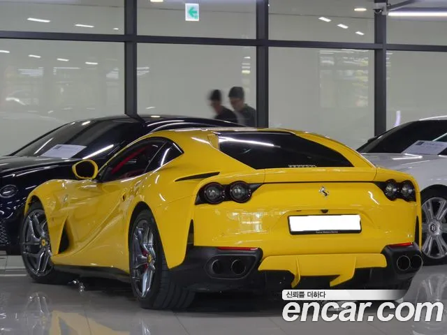 Ferrari 812 2020 thumb 3