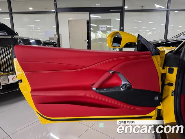 Ferrari 812 2020 thumb 5