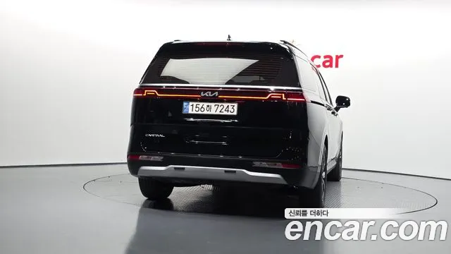 Kia Carnival 2023 thumb 4