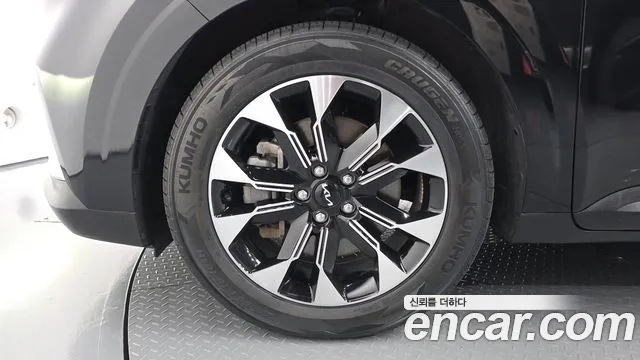 Kia Carnival 2023 thumb 5