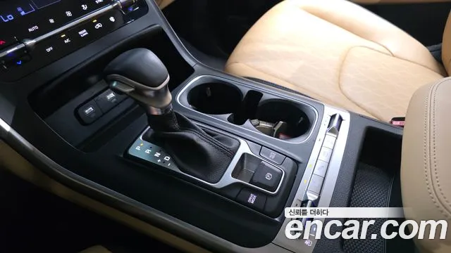 Kia Carnival 2023 thumb 9