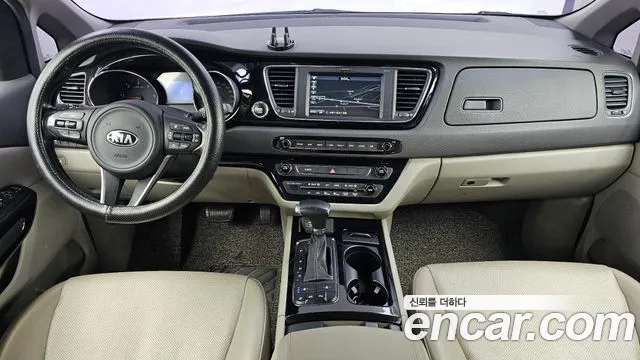 Kia Carnival 2017 thumb 7