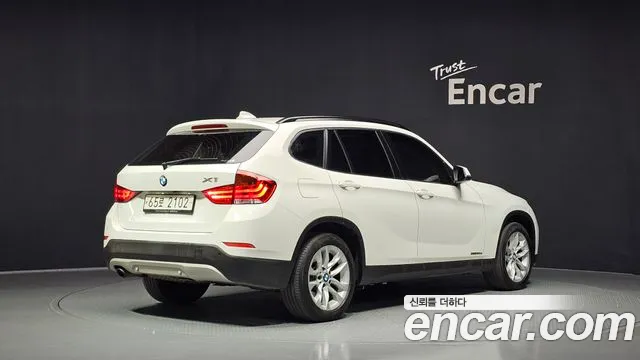 BMW X1 2015 thumb 2