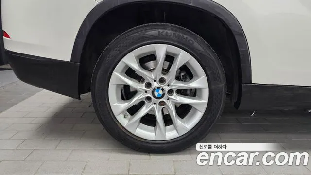 BMW X1 2015 thumb 5