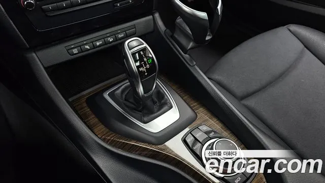 BMW X1 2015 thumb 9