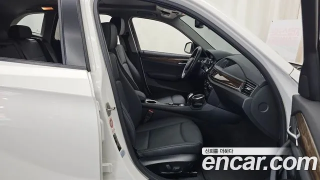 BMW X1 2015 thumb 11