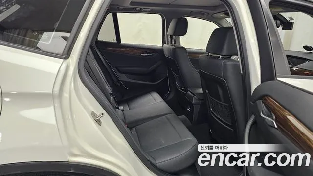 BMW X1 2015 thumb 12