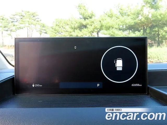 Hyundai Staria 2024 thumb 10