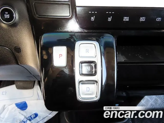 Hyundai Staria 2024 thumb 11