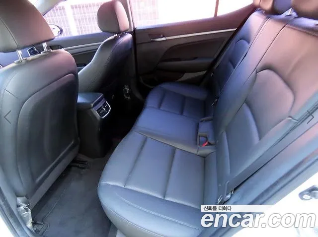 Hyundai Avante 2016 thumb 6