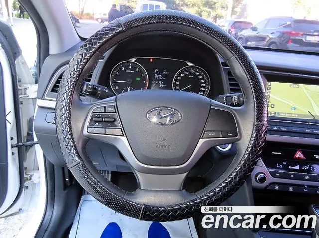 Hyundai Avante 2016 thumb 8