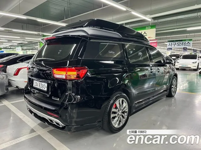Kia Carnival 2017 thumb 6