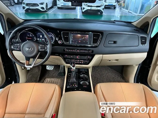 Kia Carnival 2017 thumb 7