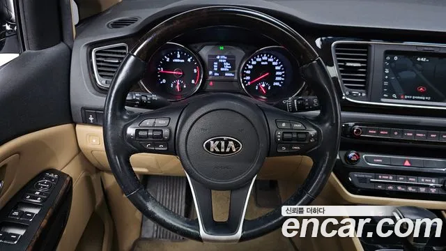 Kia Carnival 2020 thumb 12