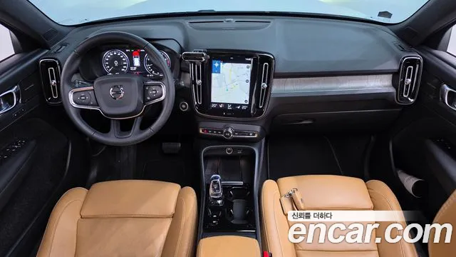 Volvo XC40 2019 thumb 7