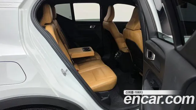 Volvo XC40 2019 thumb 11