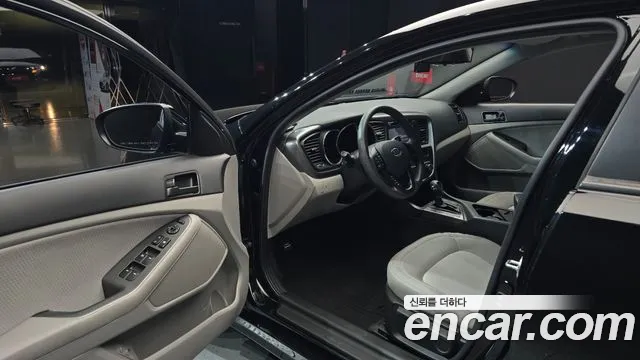 Kia K5 2011 thumb 10