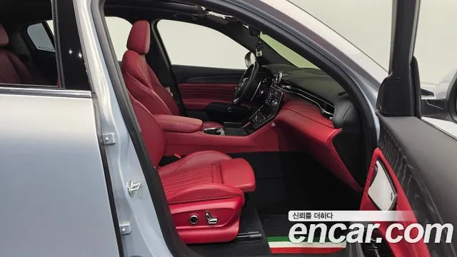 Maserati Grecale 2023 thumb 11