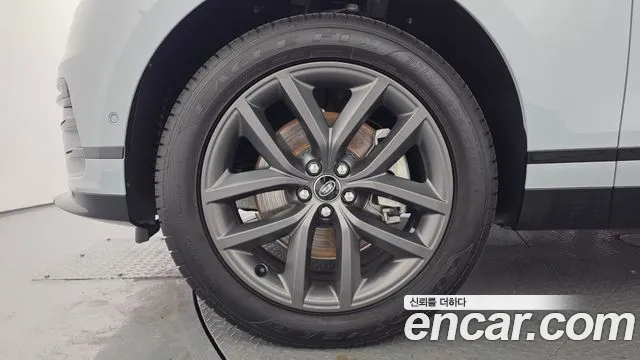 Land Rover Range Rover Velar 2025 thumb 8