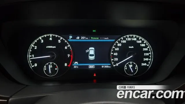 Genesis G90 2018 thumb 8